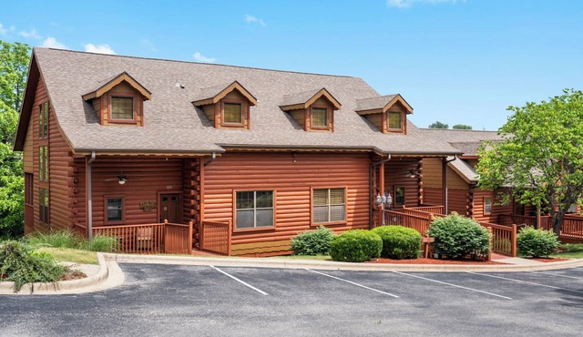 Fantastic Cabin Close to Branson Entertainment- Golf & Ticket Discounts!