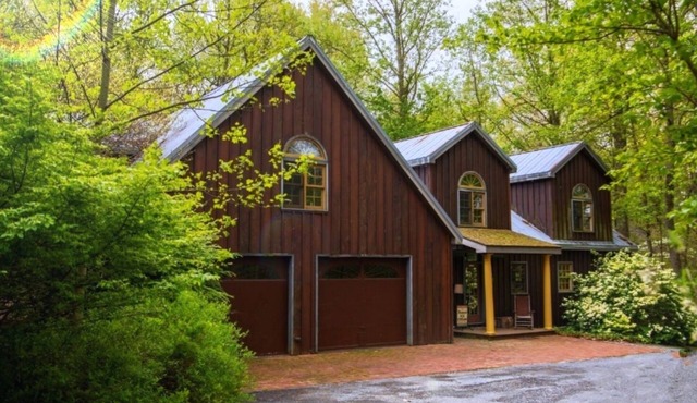 Featured On The Travel Channel, Home & Garden Channel and More. No Cleaning Fee!
