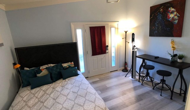 Fetching cozy studio close to everything