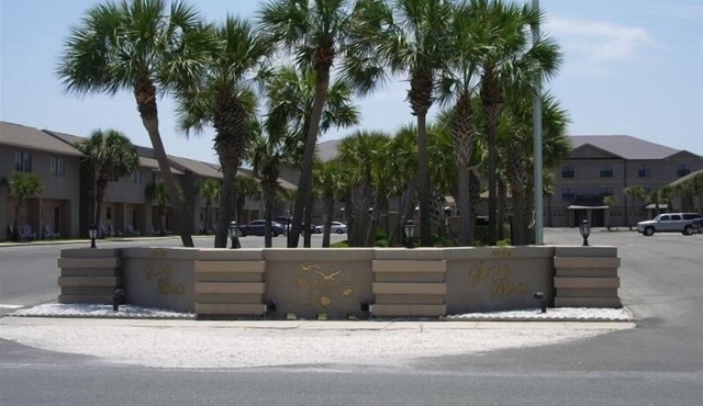 FIVE STAR NAVARRE BEACH CONDO WHERE CONVENIENCE MEETS LUXURY