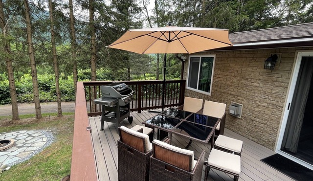 Free 50 Amp EV Charger Modern New, HotTub, A/C, Webber Grill, 2 Decks, FirePit