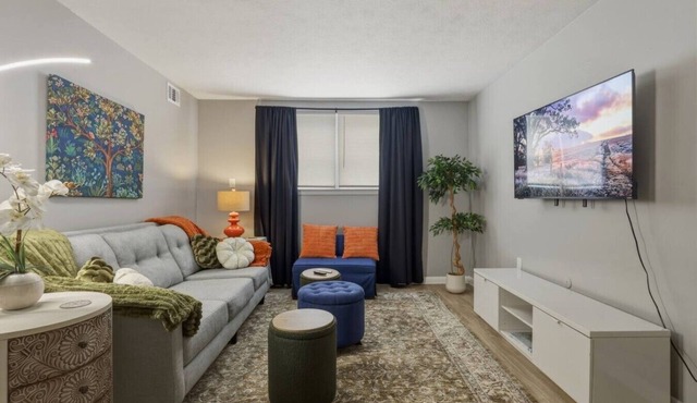 Fresh Corning Flat | Near CMOG/Gaffer, Pet OK