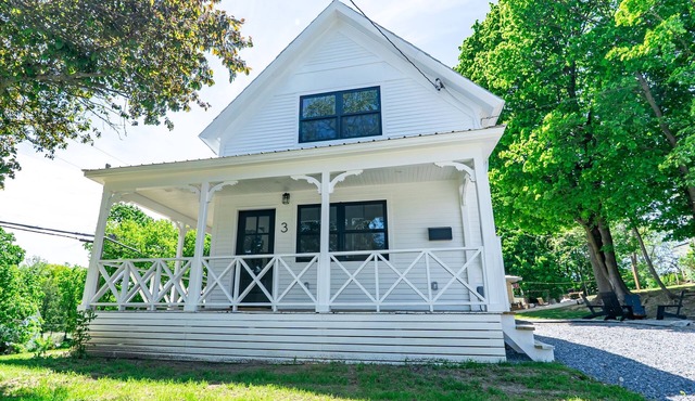 Fully Renovated 2-bedroom Home in Ticonderoga Perfect for Relaxing Stays