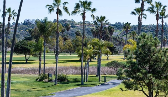 Golf View King Fireplace | Short Drive to the Beaches & Outdoor Adventure