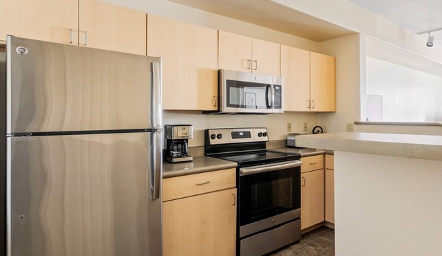 Gorgeous Fremont 1BR w/ Pool, W/D & Gym, near TJ & WF, by Blueground