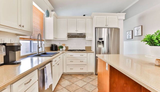 Gorgeous, single story home in Award Winning Eastlake Greens!