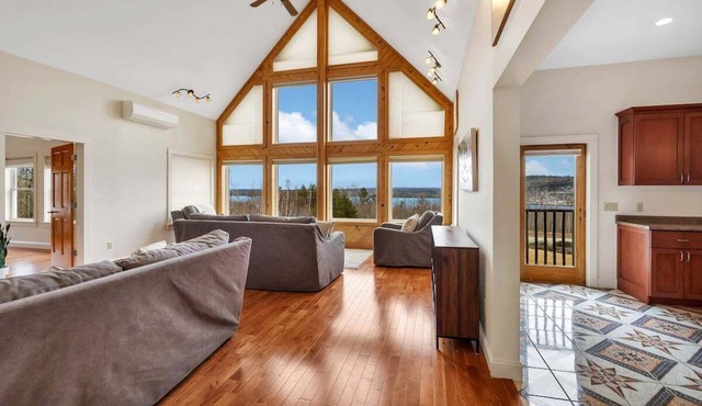 Grand viewLuxury: 4BD Game Room & Sauna!