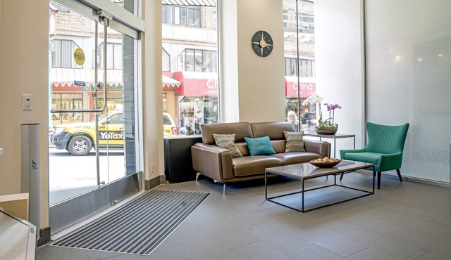 Grant Plaza Hotel