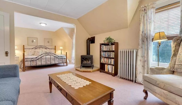 Greenwood Manor Inn