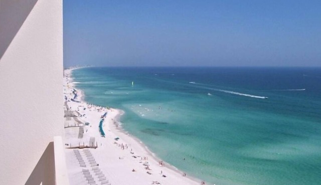 GULF FRONT. AMAZING VIEWS! 3 Pools! ON THE BEACH! Tiki Bar.LOCATION