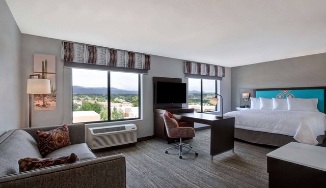 Hampton Inn Santa Fe South