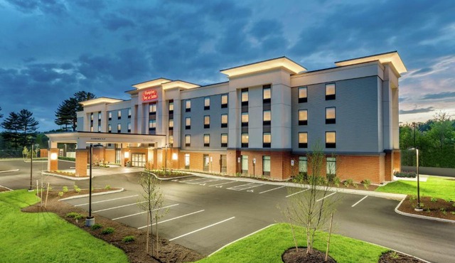Hampton Inn & Suites Kittery-Portsmouth