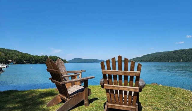 Hatch's Nest - Awesome lake views, shared waterfront, great studio apartment
