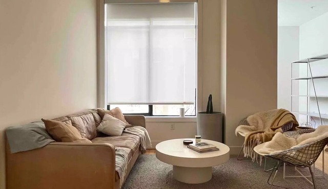 Heart Of Oakland Broadway Condo Retreat