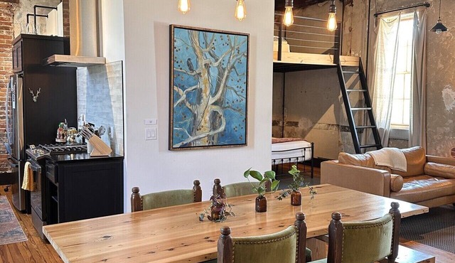 Historic Downtown Loft with Balcony and Kitchen