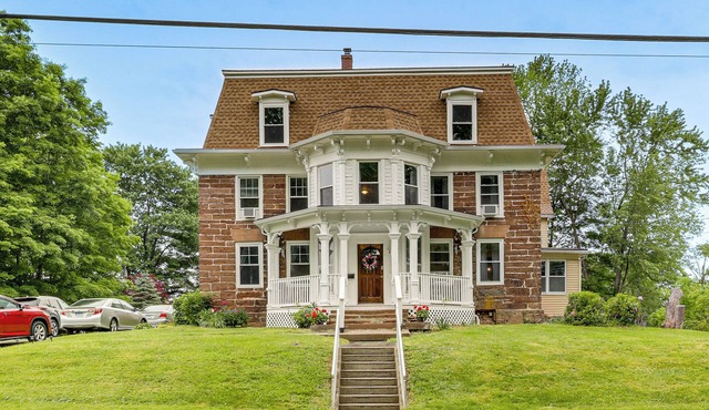 Historic Home 3 Mi to Middletown Main Street
