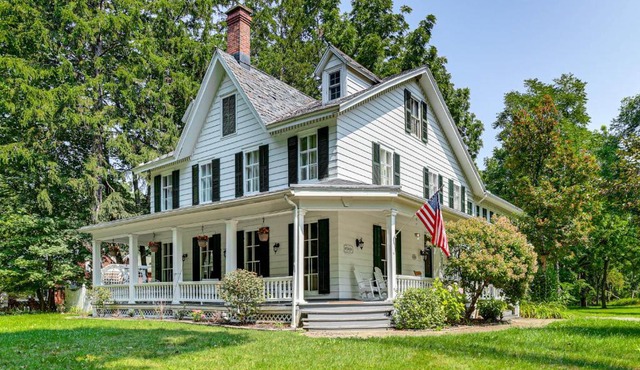 Historic Riverfront Escape in Youngstown w/Dock