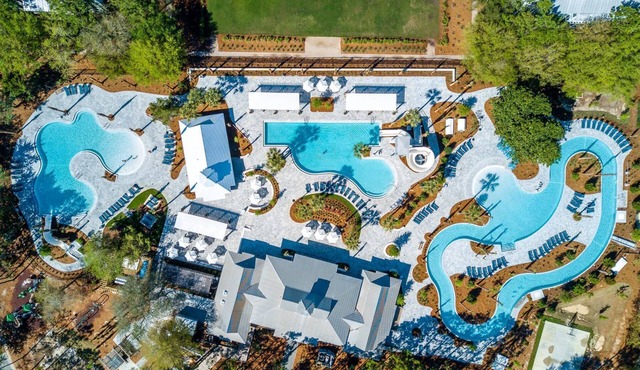 Holiday Availability! Beachside #19 - Beachfront - Steps from Beach Club! Balcony Views! 3 Bikes!
