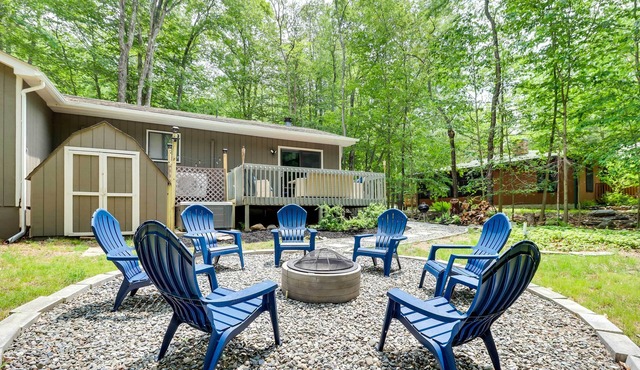 Hot Tub & Fire Pit! Gem in Big Bass Lake Community