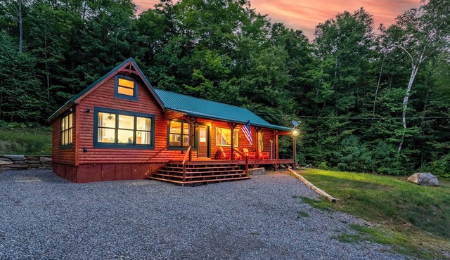 Huck's Hideaway - Mountain Views Near Rangeley! Pet Friendly!