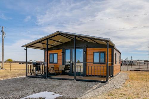Hunt, Fish & Explore! Tiny Home Near Oologah WMA in Nowata