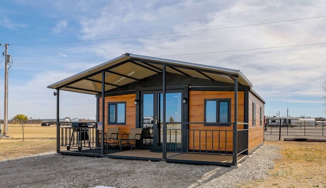 Hunt, Fish & Explore! Tiny Home Near Oologah WMA in Nowata