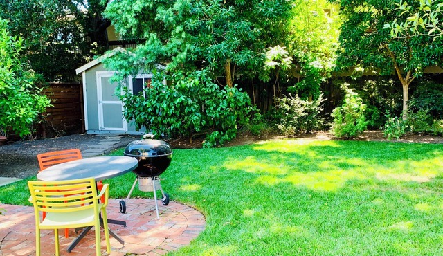Iconic Victorian House in the heart of Palo Alto