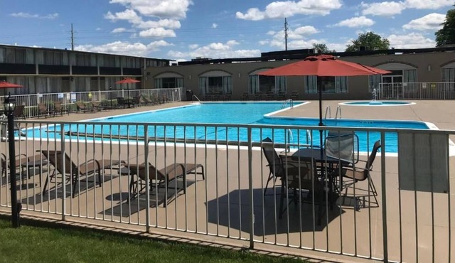 Ideal Location! Onsite Pool, Free Breakfast, Parking, Pets Allowed Here!