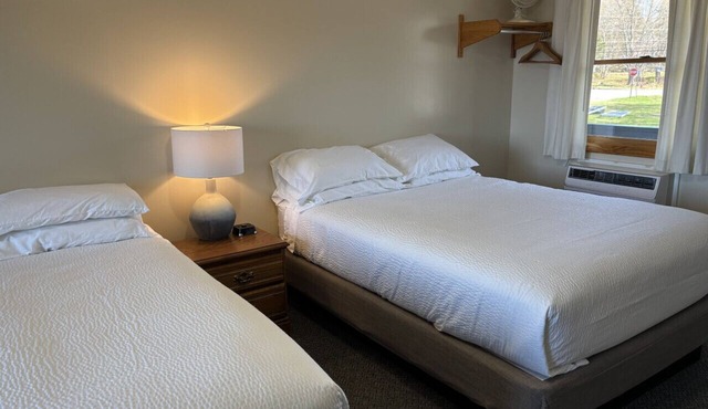 Juniper Motel *Double Queen*RM13*ATV Access*Dock*Waterfront