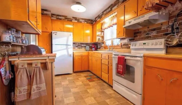 Katahdin Group Hub: 3BR+ ideal for hiking, ATV trips, rafting, biking and more