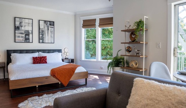 King Bed Studio w/Full Kitchen in Lower Haight