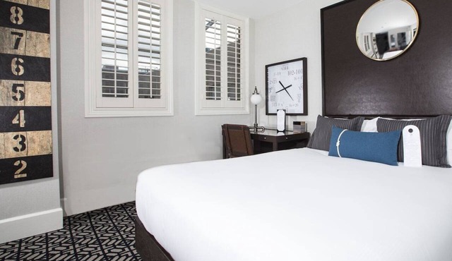 King Room with Direct Bay Bridge Views + Free Breakfast | 1 Mile to Oracle Park