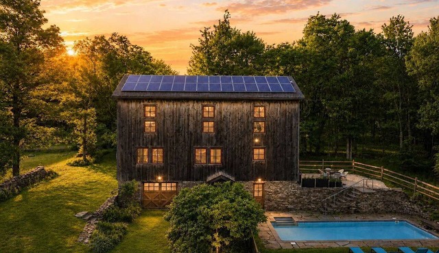 La Estancia: Historic Barn | Pool + Pickleball Catskills