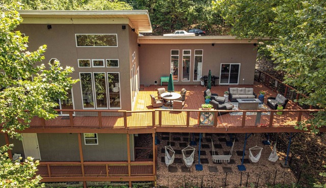 Lake View/Massage Chair/Skiball/Darts/shuffelboard/foosball