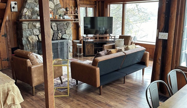 Lake View Mountain Cabin Getaway