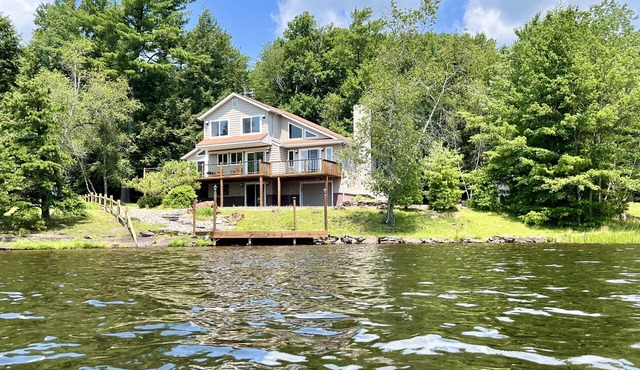 Lakefront Escape - Private Dock - Pet Friendly