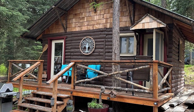 Lakefront Fun Vacation on the best lake in NW Montana with your own Dock & Beach