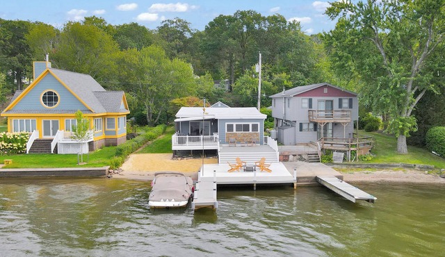 Lakefront Haven Private Dock Private Beach Fire Pit Game Room