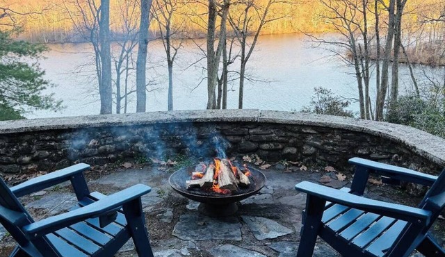 Lakefront Retreat Private Dock Canoe Kayak Firepit Sleeps 8 Litchfield Hills CT