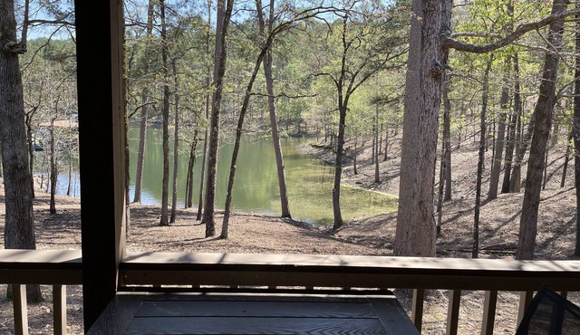 Lakeview- 2 Bedroom, 2 Bath Cottage with deck & hot tub