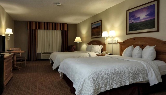 Lancaster Inn and Suites