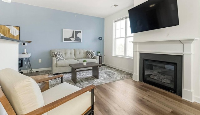 Landing | Beautiful 2BD, Pool, Gym