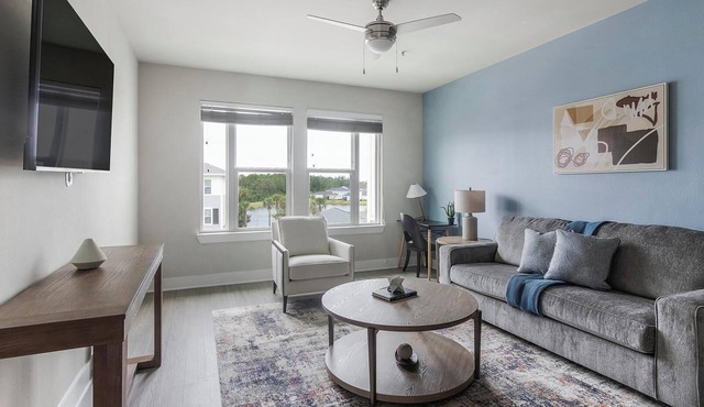 Landing | Chic 2BD, Gym