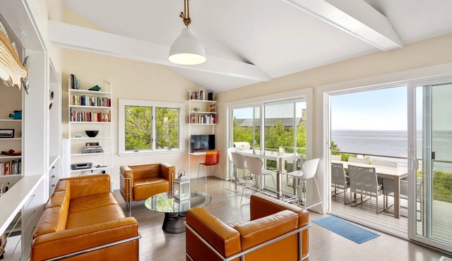 Lanesville 4BR Fully Renovated Home Oceanfront Deck w/Grill+Outdoor Shower!