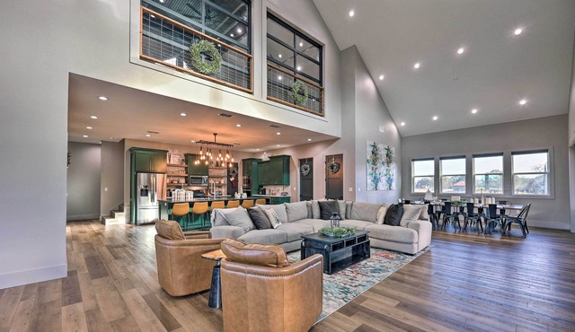 Lavish Riverfront Escape w/Gas Grill!