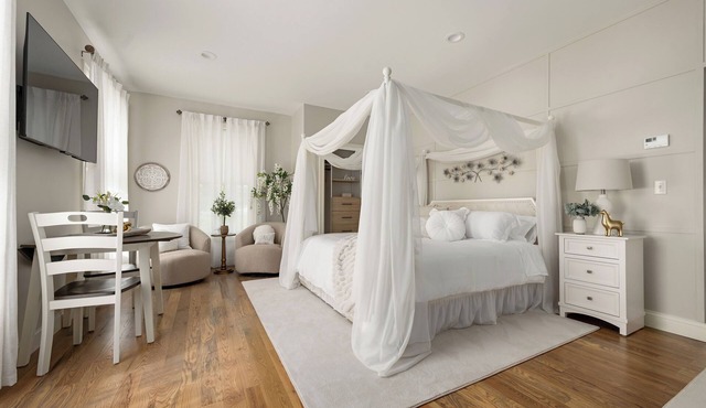 Lily and Lace Suite