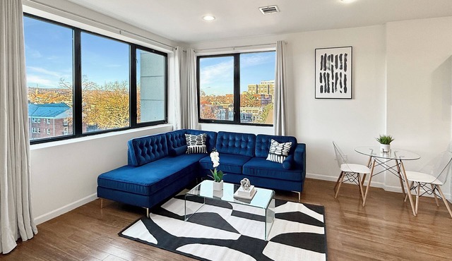 Luxe 2BR Master Suite Near NYC