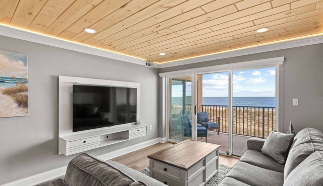 Luxe Oceanfront Condo | Pool & Hot Tub, Sun Deck