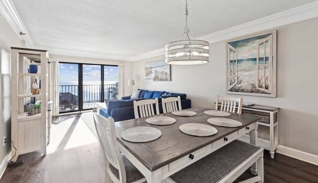 Luxe Oceanfront Escape, Private Balcony & Wet Bar