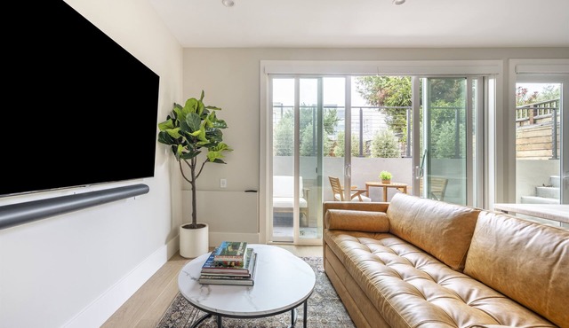 Luxury 3BR Flat near Golden Gate Park, Presidio & Beaches | 1 Gig WiFi